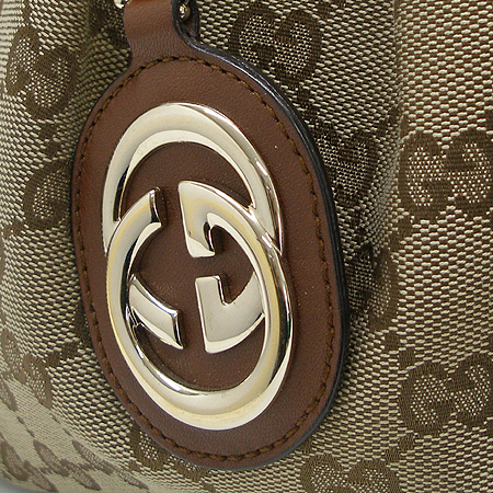 Gucci(����) 211944 GG�ΰ� �𰡵� ī�ᷡ�� Ʈ���� ��Ű ��Ʈ�� �̹���5 - ���̺��� �߰���ǰ