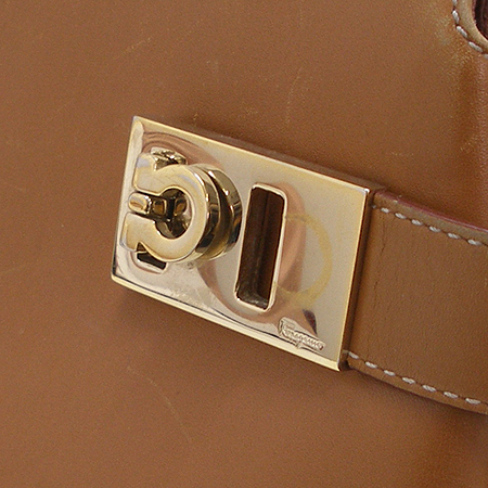 Ferragamo(��󰡸�) 21 0167 ����� ��ġ�Ϸΰ� ��� ����� �̹���4 - ���̺��� �߰���ǰ