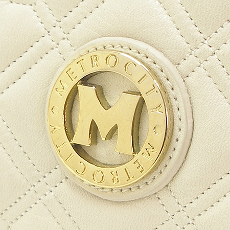 Metrocity(��Ʈ�ν�Ƽ) ���� �ΰ� ��� ������ ���� ���� ����� �̹���5 - ���̺��� �߰���ǰ