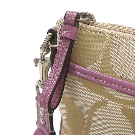 Coach(��ġ) �ñ׳��� ���� ȥ�� �̴� ũ�ν��� �̹���3 - ���̺��� �߰���ǰ