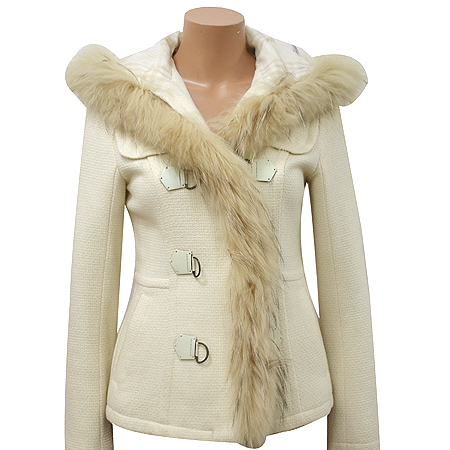 Burberry()  Ʈ (:䳢/ Ż )