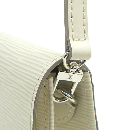 Louis Vuitton(���̺���) M4052J ���� ���� ����� ����� �� Ŭ��ġ�� [�̾�������] �̹���3 - ���̺��� �߰���ǰ