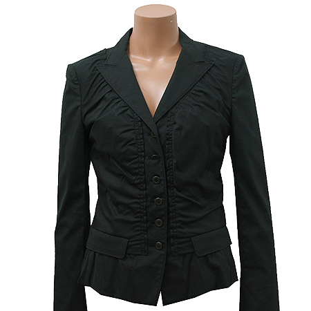 �����  ����