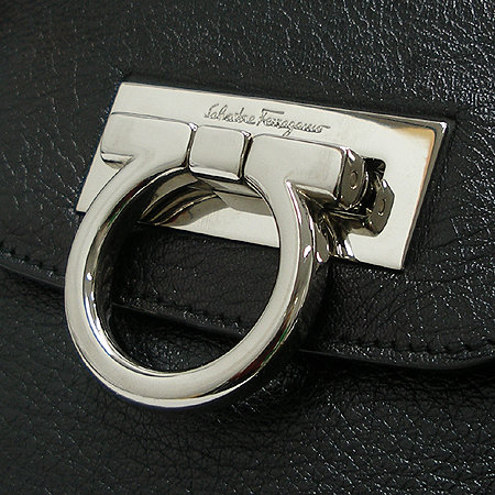 Ferragamo(��󰡸�) 21 4402 ���� ���� ���� ��ġ�� �ΰ� ��Ŭ ��� ��Ʈ�� �̹���4 - ���̺��� �߰���ǰ