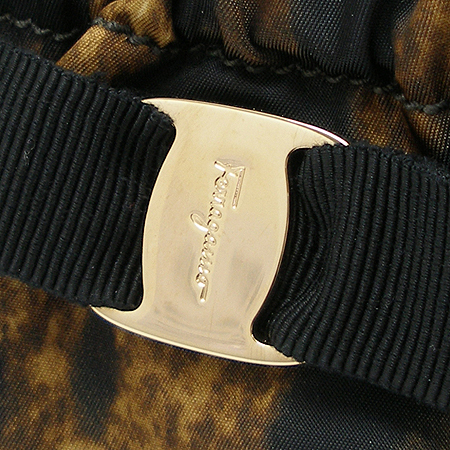 Ferragamo(��󰡸�) 21 C793 ����ٶ� �ΰ� ��� �����ĵ� �к긯 ��Ʈ�� + �����Ʈ�� �̹���5 - ���̺��� �߰���ǰ