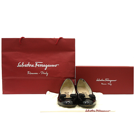 Ferragamo(��󰡸�) ���� ���̴�Ʈ �ٶ� �ο��� ���� �̹���2 - ���̺��� �߰���ǰ