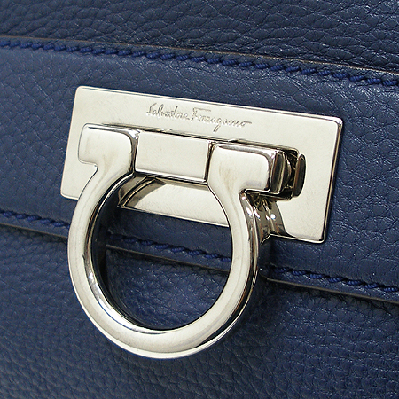 Ferragamo(��󰡸�) 21 A896 ��ũ���緡�� ���尣ġ�Ϸΰ� ���Ǿ� 2WAY �̹���4 - ���̺��� �߰���ǰ