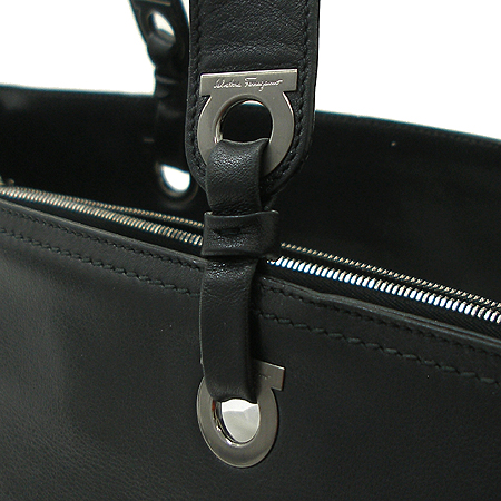 Ferragamo(��󰡸�) AB 21 3837 ���� ���� ������ ��ġ�� �ΰ� �����Ʈ�� ����� �̹���3 - ���̺��� �߰���ǰ