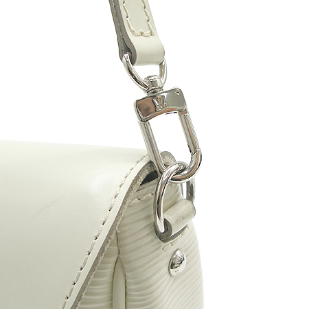 Louis Vuitton(���̺���) M5929J ���̺��� ���� ���״� Ŭ��ġ �� ����� �̹���3 - ���̺��� �߰���ǰ