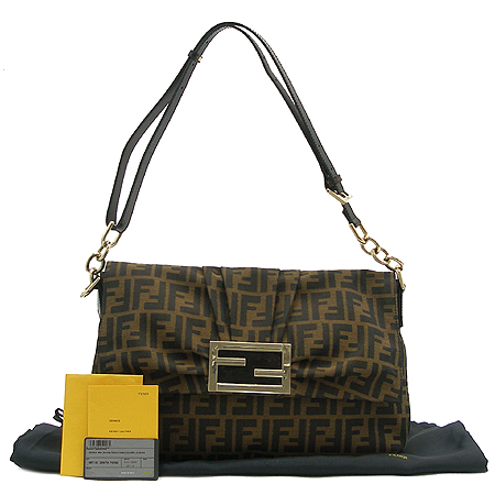 Fendi(���) 8BT163 ���� FF�ΰ� �ڰ��� ��ī �簢 ����� �� Ŭ��ġ �� [�б�����������2ȣ��] �̹���2 - ���̺��� �߰���ǰ