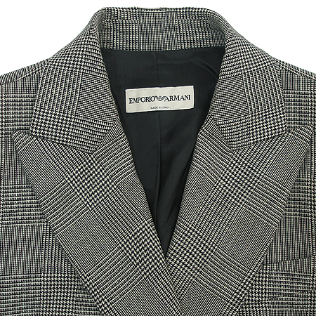 Emporio Armani(�������� �Ƹ�����) ���� �̹���2 - ���̺��� �߰���ǰ