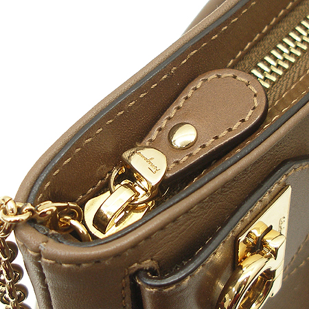 Ferragamo(��󰡸�) 22 B588 ���� ��ġ�� ��� Ŭ��ġ�� ü�� ũ�ν� ��Ʈ�� [��������] �̹���5 - ���̺��� �߰���ǰ