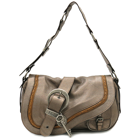 ���  �����