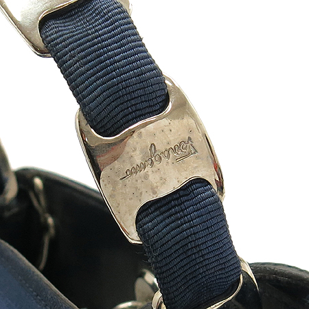 Ferragamo(��󰡸�) ���� �׶��̼� ��긯 ��Ʈ�� + ��� ��Ʈ�� �̹���4 - ���̺��� �߰���ǰ