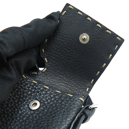 Fendi(���) 7AR118 �������� �ڵ��� ���̽� + ���� Ȧ�� �̹���4 - ���̺��� �߰���ǰ