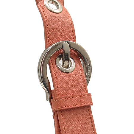 Ferragamo(��󰡸�) 21 6322 ���� ��ġ�� ����� �̹���4 - ���̺��� �߰���ǰ