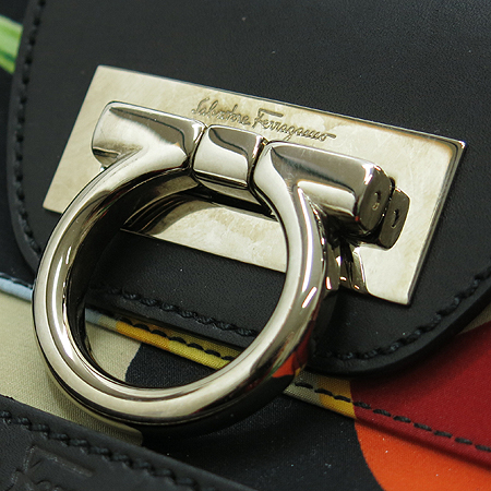 Ferragamo(��󰡸�) 21 7477 ���� ��ġ�� �ΰ� ��� �к긯 ����� �̹���5 - ���̺��� �߰���ǰ