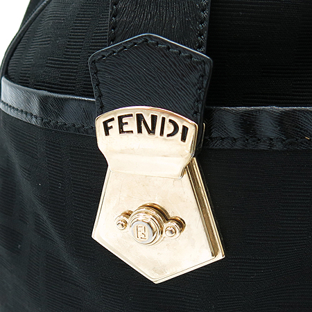 Fendi(���) 8BL105 FF �ΰ� ��ī �ڰ��� ������ ��Ʈ�� �̹���3 - ���̺��� �߰���ǰ