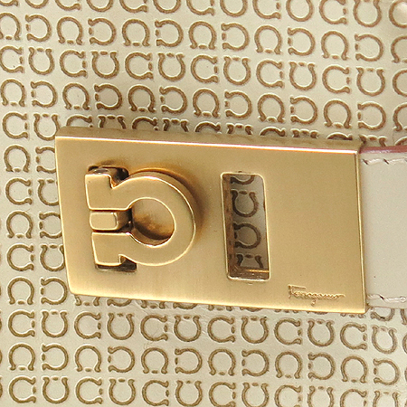 Ferragamo(��󰡸�) 21 0167 ���� �ΰ� ��� ��ġ�� ���� ���� ��Ʈ�� [�λ꼾�Һ���] �̹���4 - ���̺��� �߰���ǰ