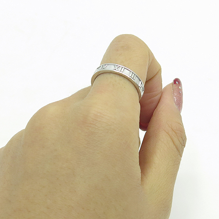 Tiffany(Ƽ�Ĵ�) 18K ȭ��Ʈ ��� ��Ʋ�� 4MM ����-19ȣ �̹���6 - ���̺��� �߰���ǰ