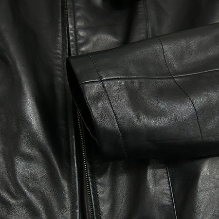 GIORGIO ARMANI(�������� �Ƹ�����) ���� �̹���3 - ���̺��� �߰���ǰ