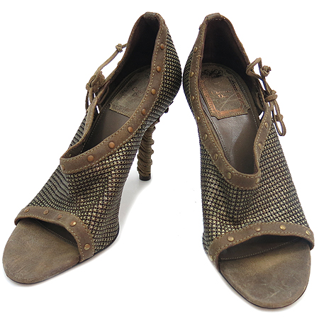 ���  ����