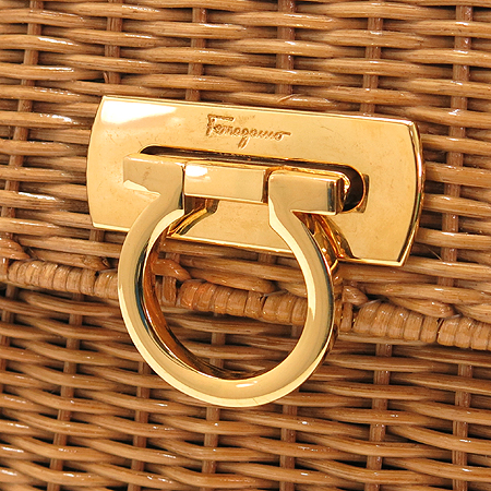 Ferragamo(��󰡸�) 21 6176 ���� ��ġ�� �ΰ���� �볪�� ��Ʈ�� �̹���3 - ���̺��� �߰���ǰ