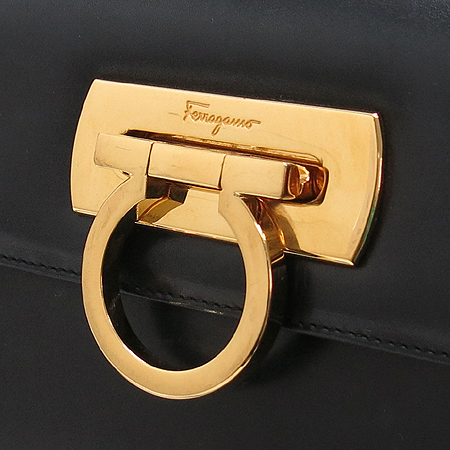 Ferragamo(��󰡸�) E212682 ���� ��Ŭ ��� ���� ���� ũ�ν��� �̹���3 - ���̺��� �߰���ǰ