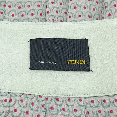Fendi(���) ���� ��ĿƮ �̹���4 - ���̺��� �߰���ǰ
