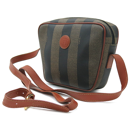 Fendi(���) �̴ϼȷΰ� ���� ��Ƽġ Ŭ���� ����� ũ�ν��� �̹���2 - ���̺��� �߰���ǰ