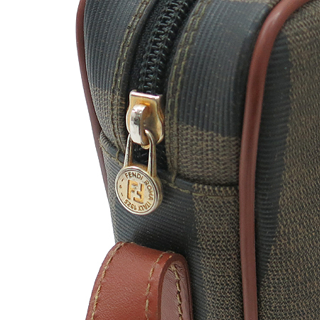 Fendi(���) �̴ϼȷΰ� ���� ��Ƽġ Ŭ���� ����� ũ�ν��� �̹���4 - ���̺��� �߰���ǰ