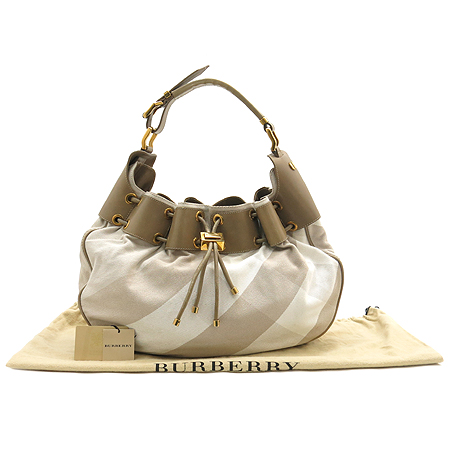 Burberry(������) ���μ� 33061061 ĵ���� üũ ���� ��Ʈ ��� ��Ʈ�� ������ ����� �̹���2 - ���̺��� �߰���ǰ