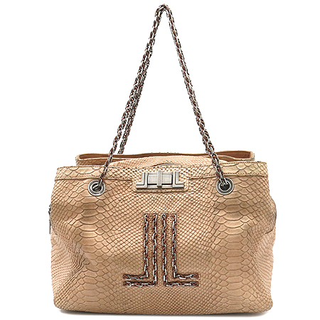 ����  �����