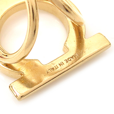 Ferragamo(��󰡸�) ���� ��ġ�� ��ī���� �̹���3 - ���̺��� �߰���ǰ