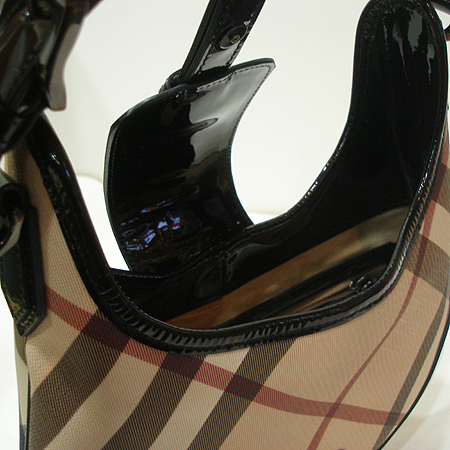 Burberry(������) 3459905 ���� ��� üũ PVC ������ Ʈ���� �̴� ȣ�� ����� [�ϻ����] �̹���4 - ���̺��� �߰���ǰ