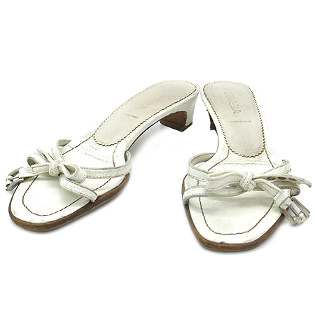 �����  ����