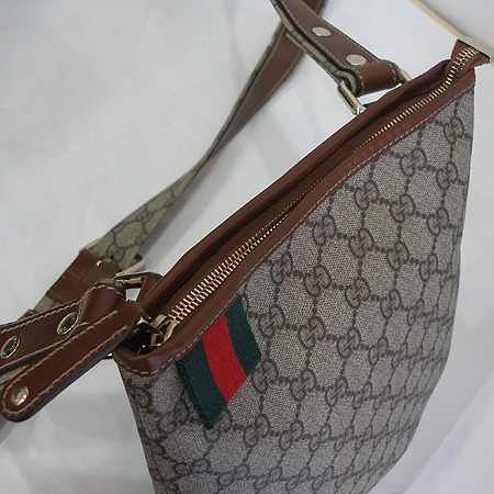 Gucci(����) 246413 GG �ΰ� �Ｑ��Ƽġ ��� PVC ũ�ν��� [�ϻ����] �̹���4 - ���̺��� �߰���ǰ