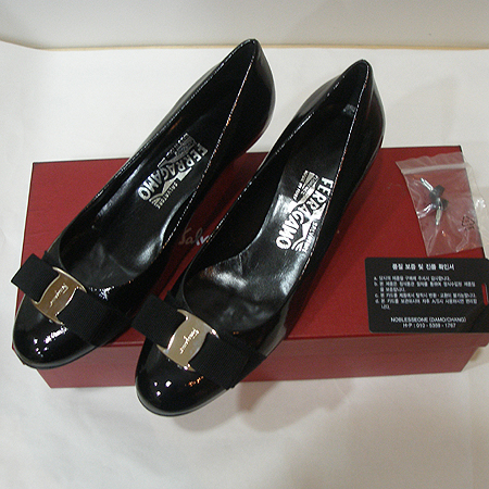 Ferragamo(��󰡸�) CARLA ���� �ٶ� ��� ���̴�Ʈ ������ ������ ���� [�ϻ����] �̹���5 - ���̺��� �߰���ǰ