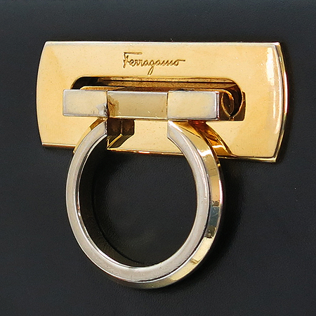 Ferragamo(��󰡸�) 21 0587 ���� ��ġ�� ��� Ŭ��ġ��� ũ�ν��� �̹���3 - ���̺��� �߰���ǰ