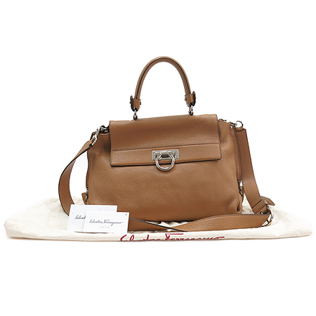 Ferragamo(��󰡸�) 21 A896 ����� ���尣ġ�Ϸΰ� ���Ǿ� 2WAY �̹���2 - ���̺��� �߰���ǰ