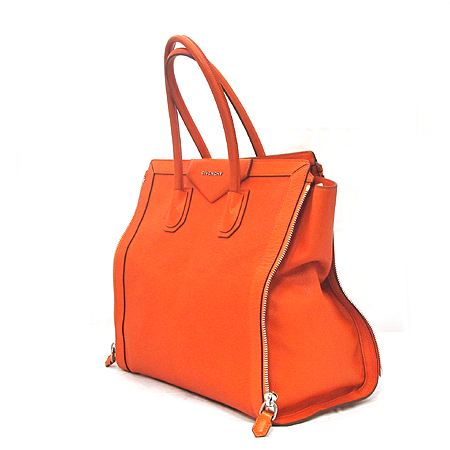 GIVENCHY(�����) ������ ���� ��Ƽ���� ��Ʈ�� �̹���3 - ���̺��� �߰���ǰ