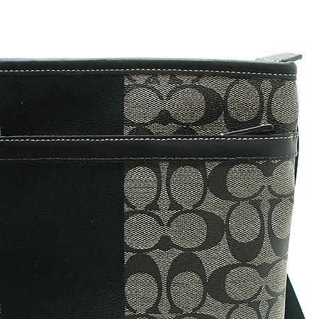 Coach(��ġ) �ñ׳��� PVC �ΰ� ũ�ν��� �̹���5 - ���̺��� �߰���ǰ