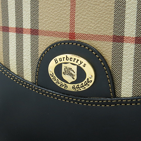 Burberry(������) ���� �ΰ� ��� Ŭ���� üũ ũ�ν��� �̹���4 - ���̺��� �߰���ǰ