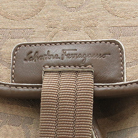 Ferragamo(��󰡸�) ��ġ�� �ΰ� �к긯 ���� �̹���5 - ���̺��� �߰���ǰ