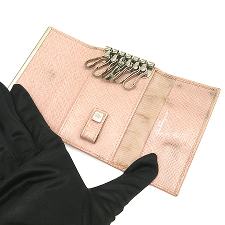 Ferragamo(��󰡸�) 22 4627 ���ǾƳ� ��ġ�� ��� 6Ȧ�� Ű���̽� [��������] �̹���2 - ���̺��� �߰���ǰ