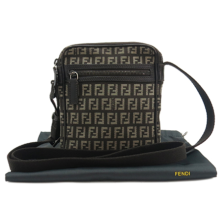 Fendi(���) 8BT098 FF�ΰ� �𰡵� ũ�ν��� [��������] �̹���2 - ���̺��� �߰���ǰ