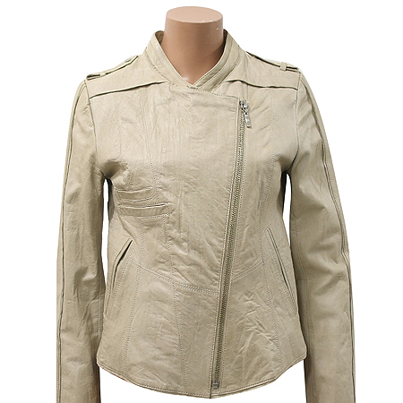 ����  ����