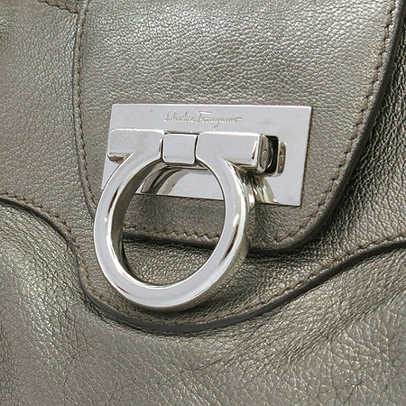 Ferragamo(��󰡸�) 21 5370 ��Ż�� ��� ���� ��ġ�� �ΰ� ��� ��Ʈ�� [�뱸�ݿ��纻��] �̹���4 - ���̺��� �߰���ǰ