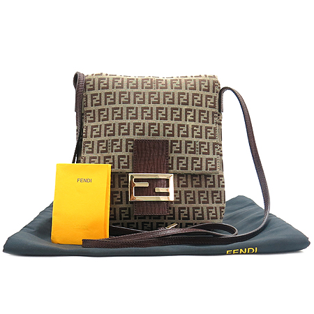 Fendi(���) 8BT075 FF �ΰ� ��ī �ڰ��� ũ�ν��� �̹���2 - ���̺��� �߰���ǰ