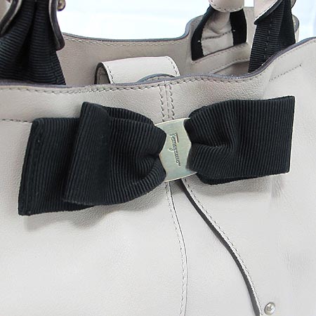 Ferragamo(��󰡸�) 21 B665 ���̺��� ���� �ٶ� ��� ��Ʈ�� [�д����] �̹���3 - ���̺��� �߰���ǰ